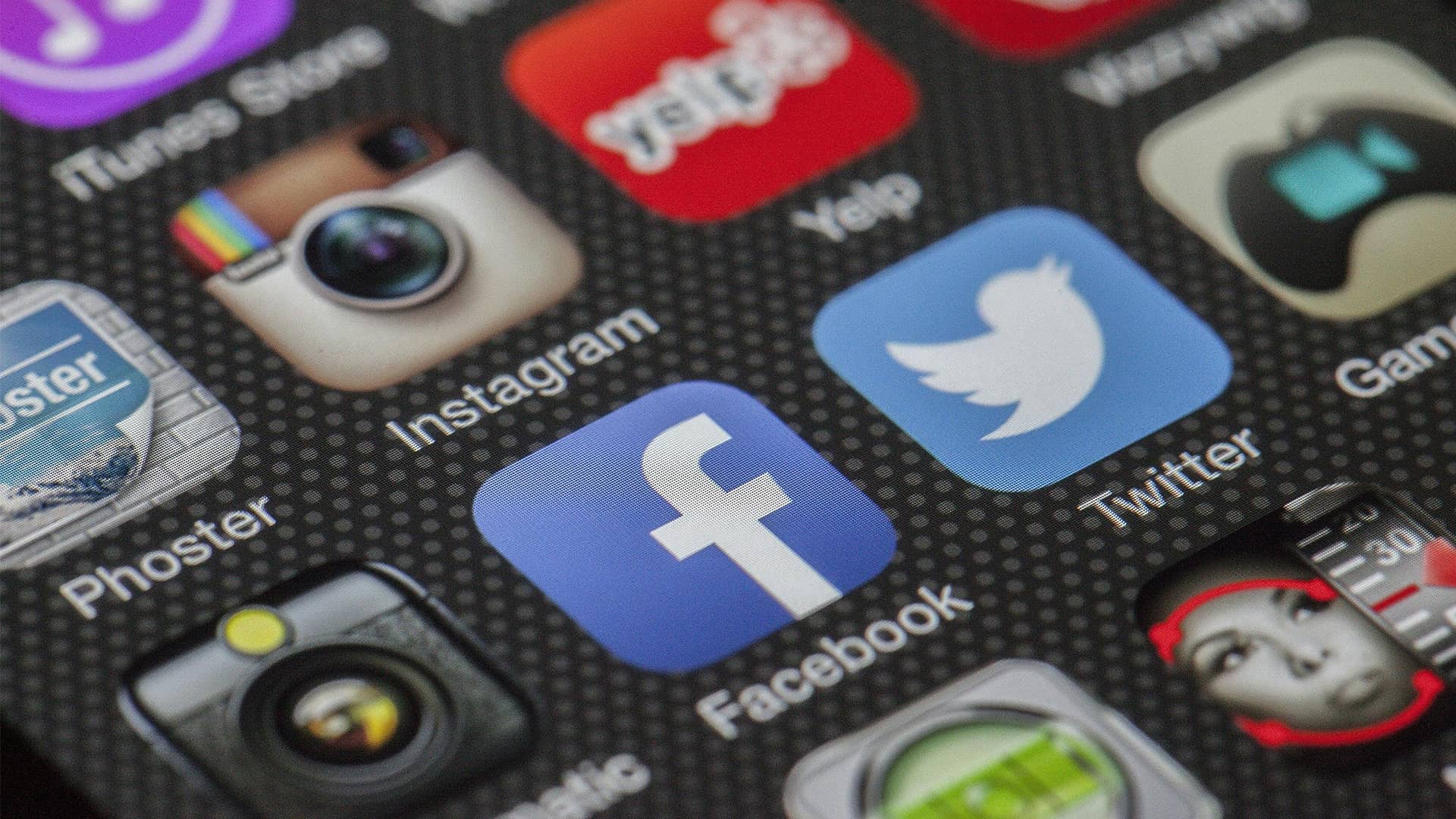 app icons on iphone screen