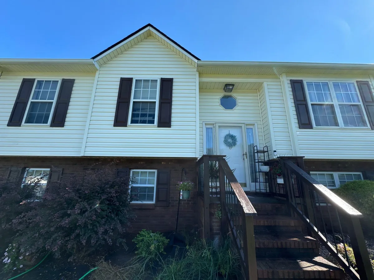 5 Star Vinyl Siding Cleaning in Rural Hall NC 27045