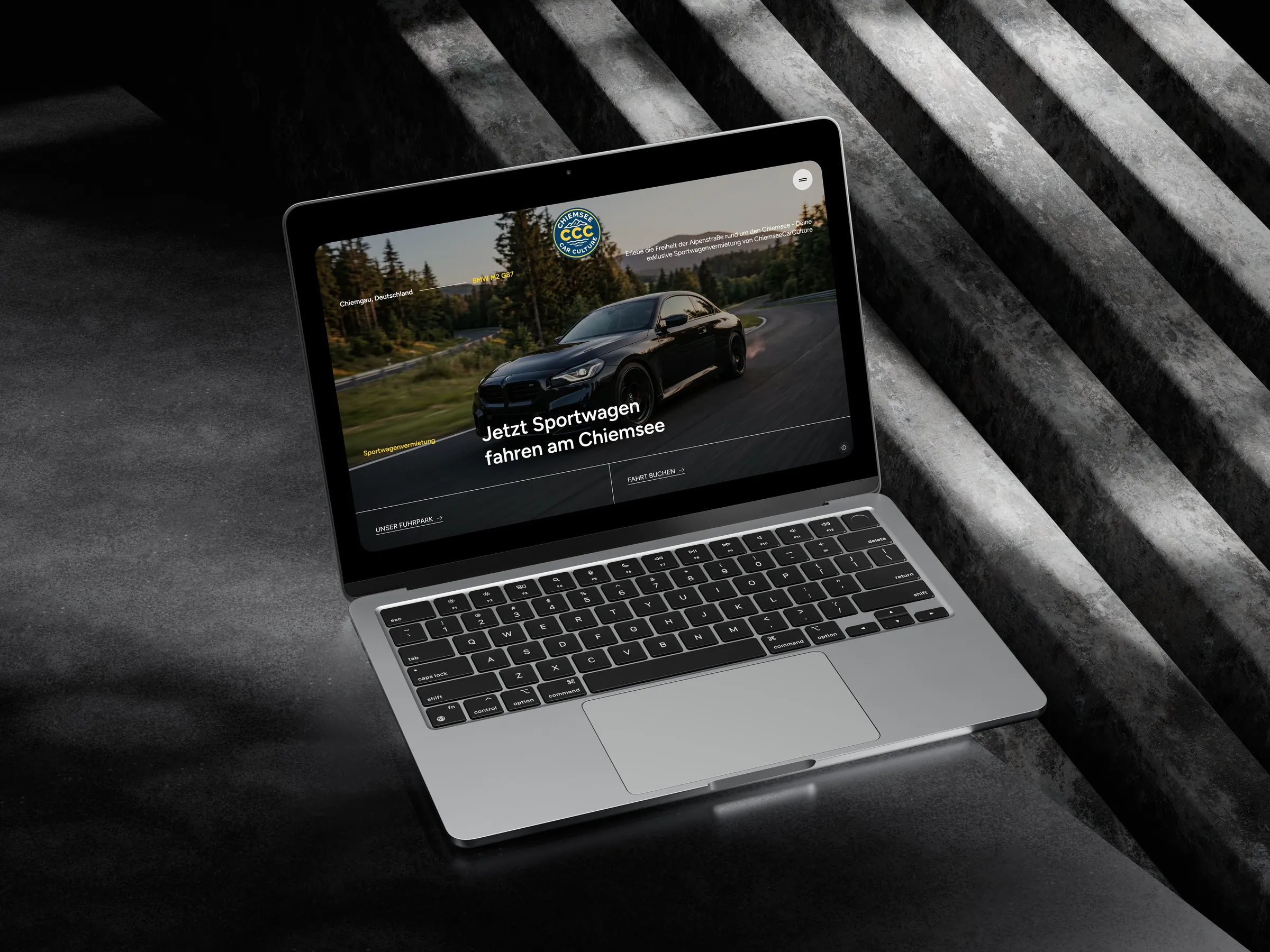 Chiemsee Car Culture Website auf einem MacBook