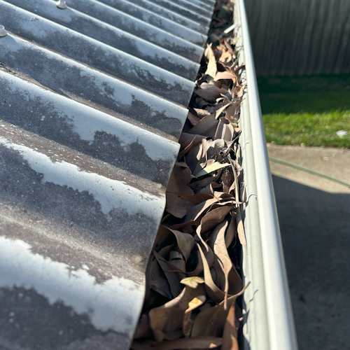 Gutter cleaning service keeping gutters clear of debris