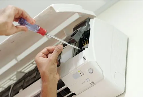 home air conditioning repair technician