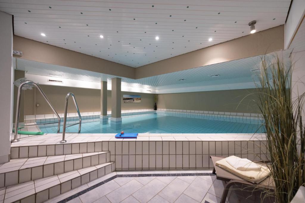 Schwimmbad mit Gegenstromanlage