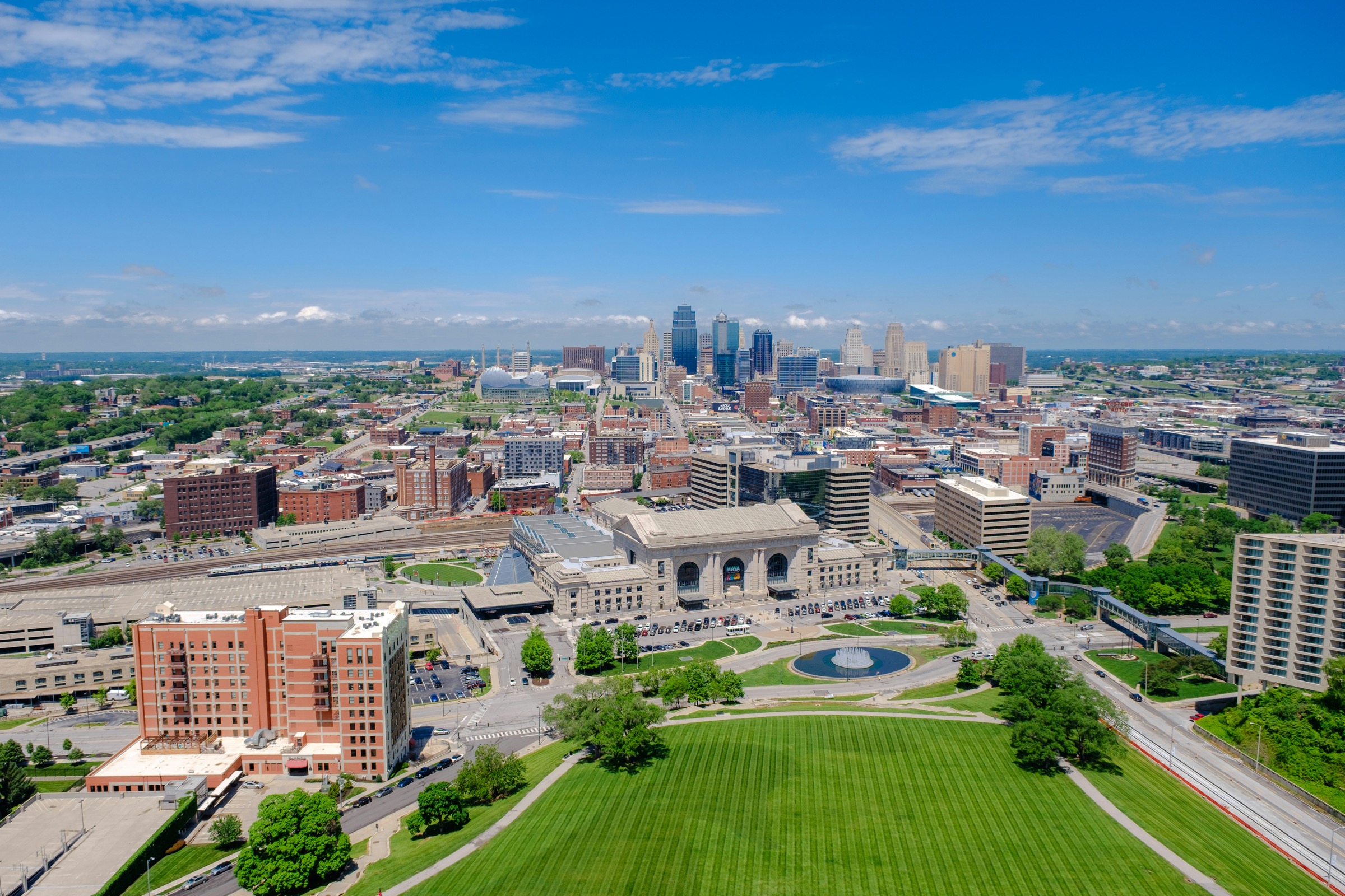 Where to Stay in Kansas City: Waldo or West Plaza?