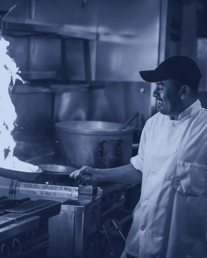 Kok in een professionele keuken
