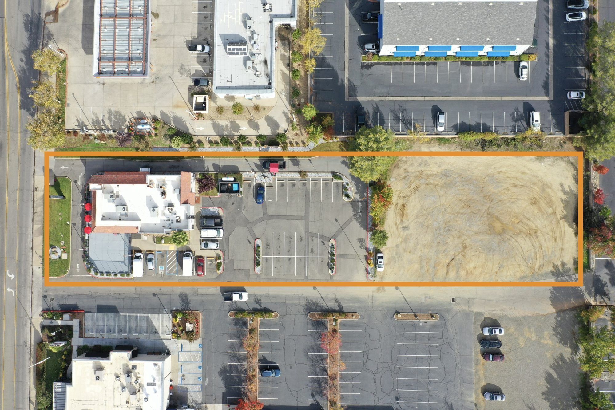 Aerial site outline of the Carl's Jr. property