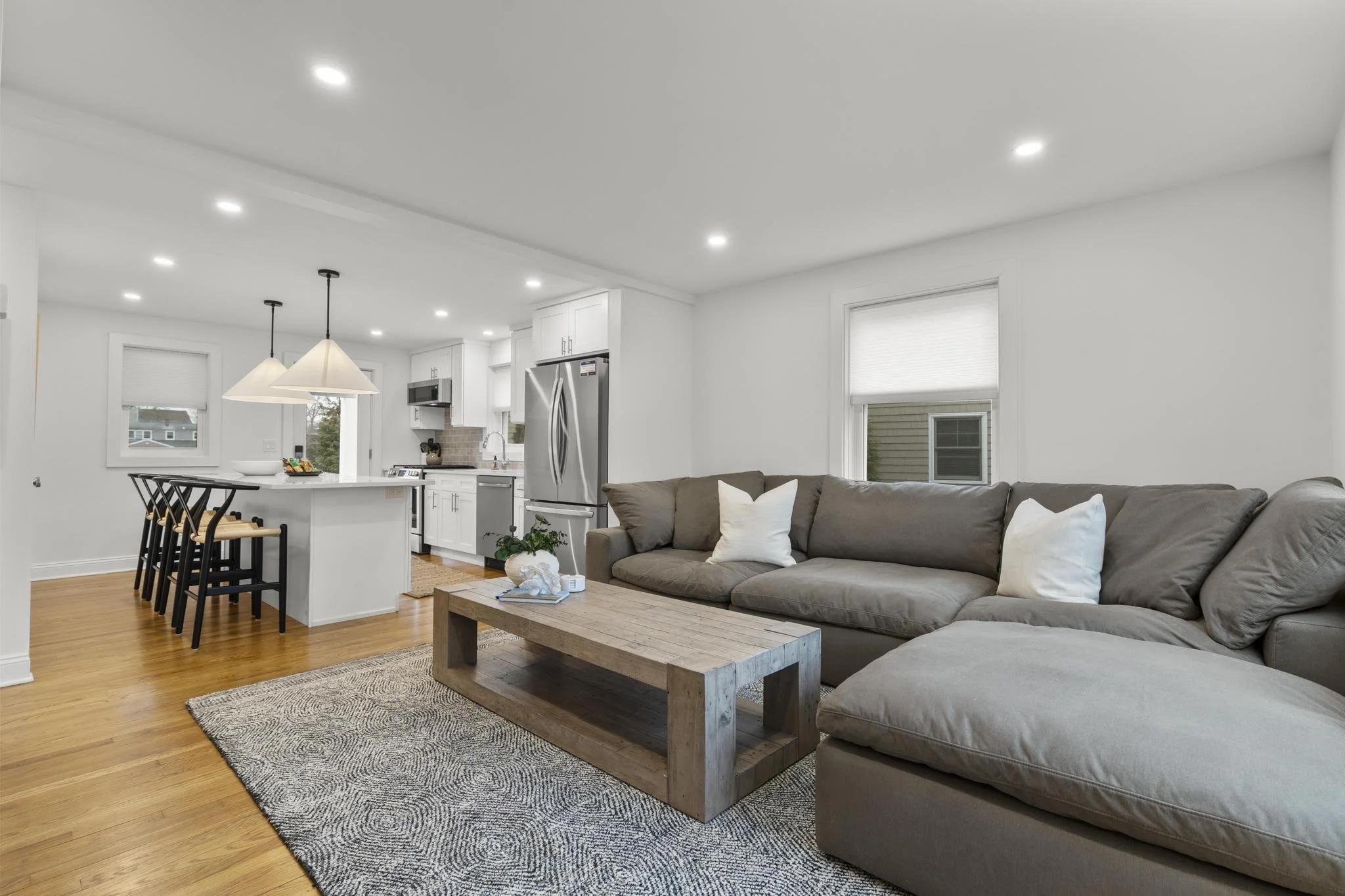 Furnished living room in a student house on Welch Terrace