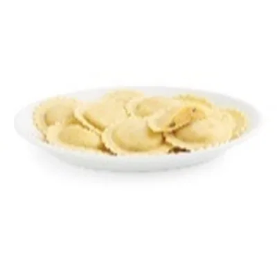 Tortelli mit Kürbisfüllung auf weissem Teller