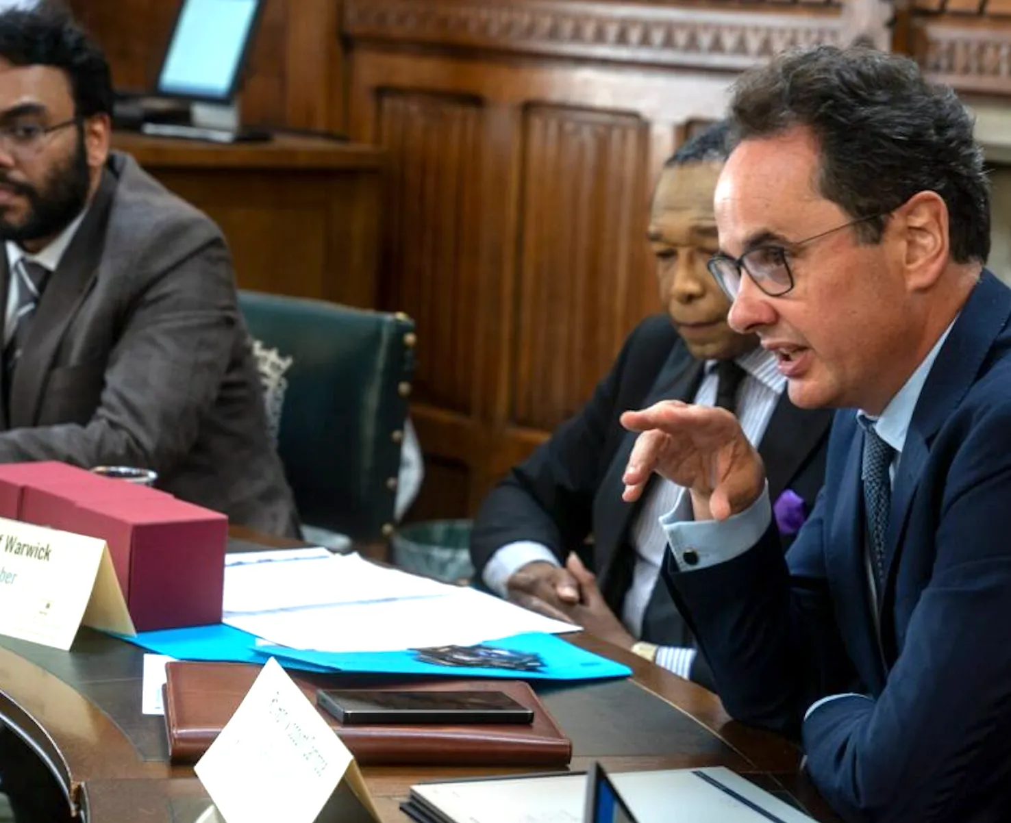 Parliamentary roundtables on blockchain