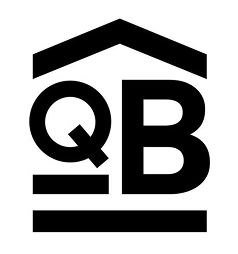 Logo QB avec un toit stylisé au-dessus, symbolisant un abri ou une maison.