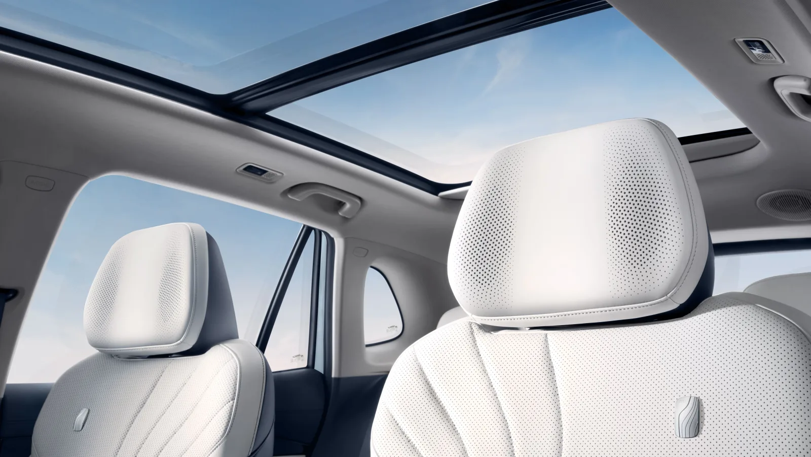 Geely E5 Interieur – Panorama-Schiebedach