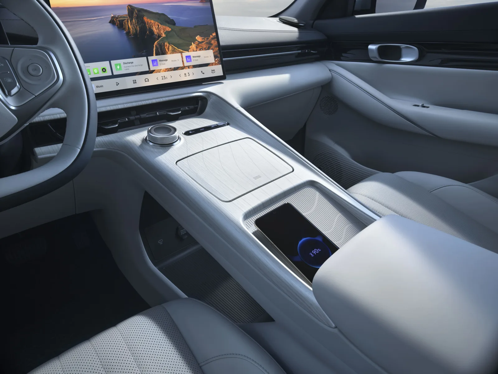 Geely E5 – kabelloses Laden im Innenraum