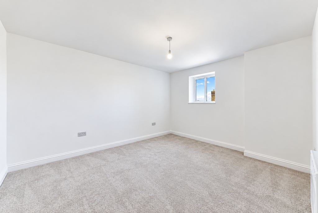 Feltham Court – photo 3