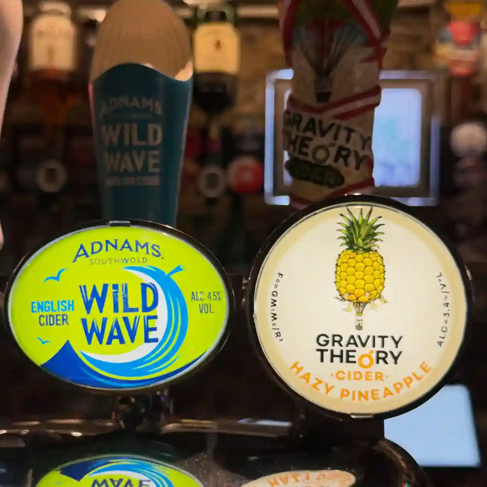 Cider weather calls for options 🍻 Apple classics or tropical twists? Your cider choice is waiting!!
