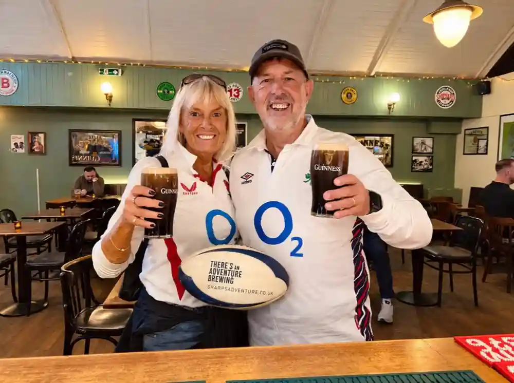 A Guinness in hand, rugby on the screen. Sounds like a good day to us 🏉🍺!

With Sky Sports now at Hole in the Wall, you can catch all the big games on screen, from rugby and football to everything in between. Right by Waterloo Station, grab a pint and settle in for the action.