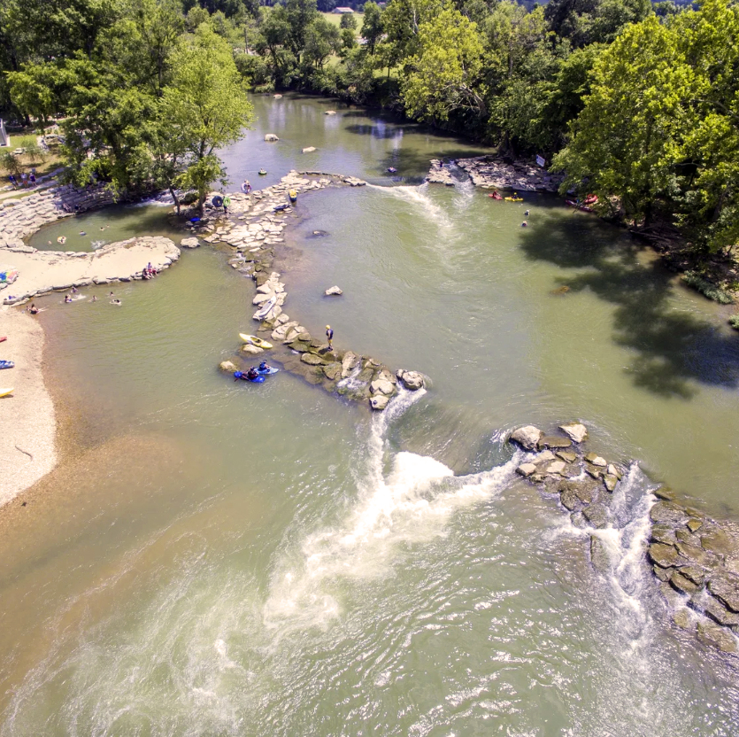 A photo of the Siloam Springs kayak park.