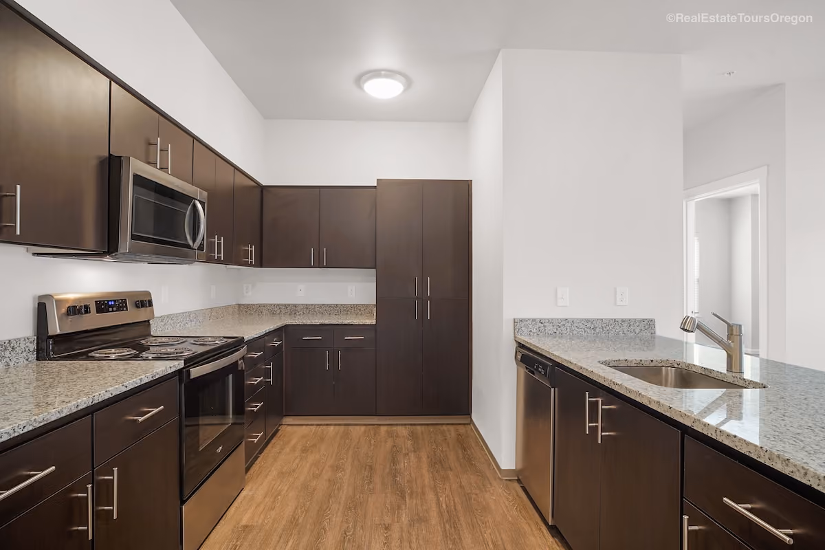 Apartment kitchen at Reserve at Hunters Ridge in Eugene, Oregon