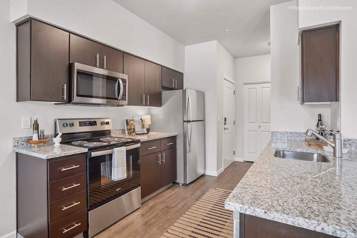 Apartment kitchen at Reserve at Hunters Ridge in Eugene, Oregon
