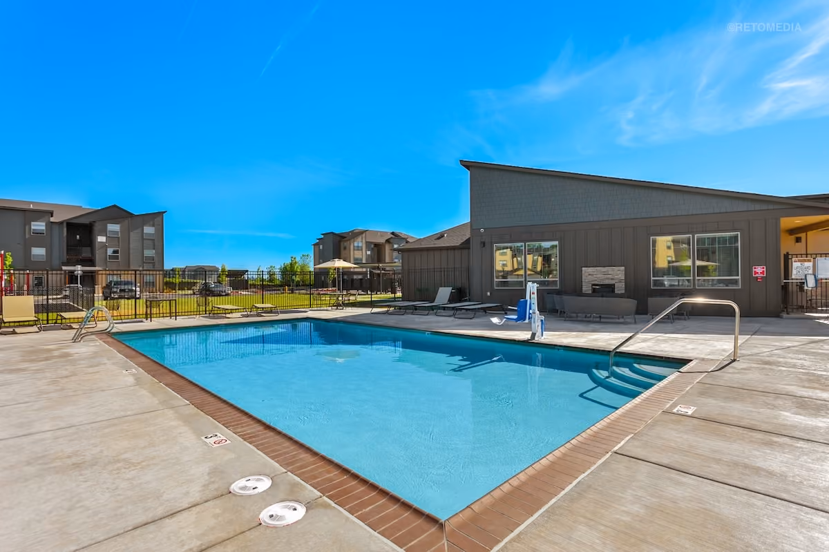 Resident's pool area in Reserve at Hunters Ridge in Eugene, Oregon