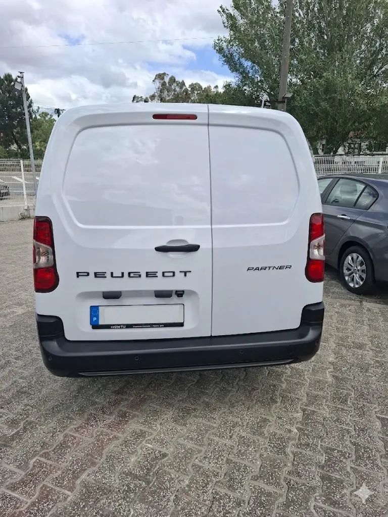 Peugeot Partner L2 da CSampaio Lastmile, vista traseira