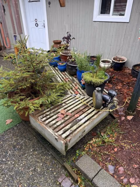 Backyard Trellis and Custom Bench Reconstruction