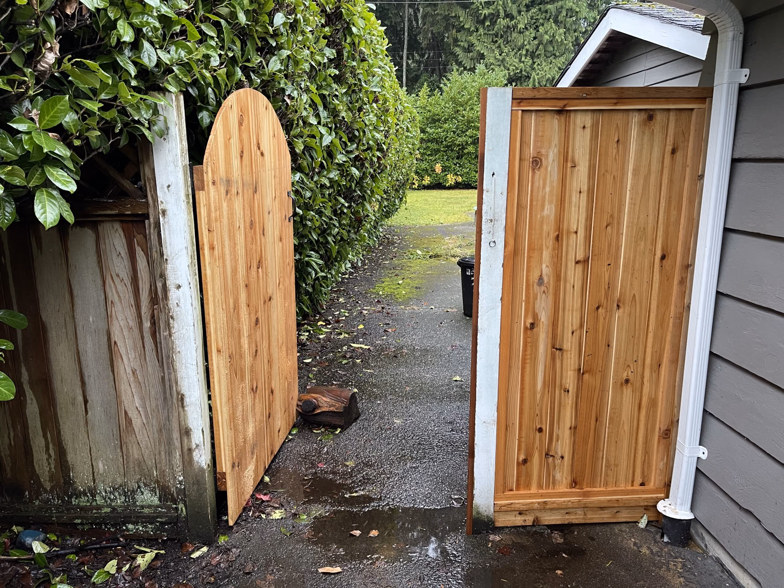 Cedar Garden Gate and Fence Panel Replacement In West Vancouver