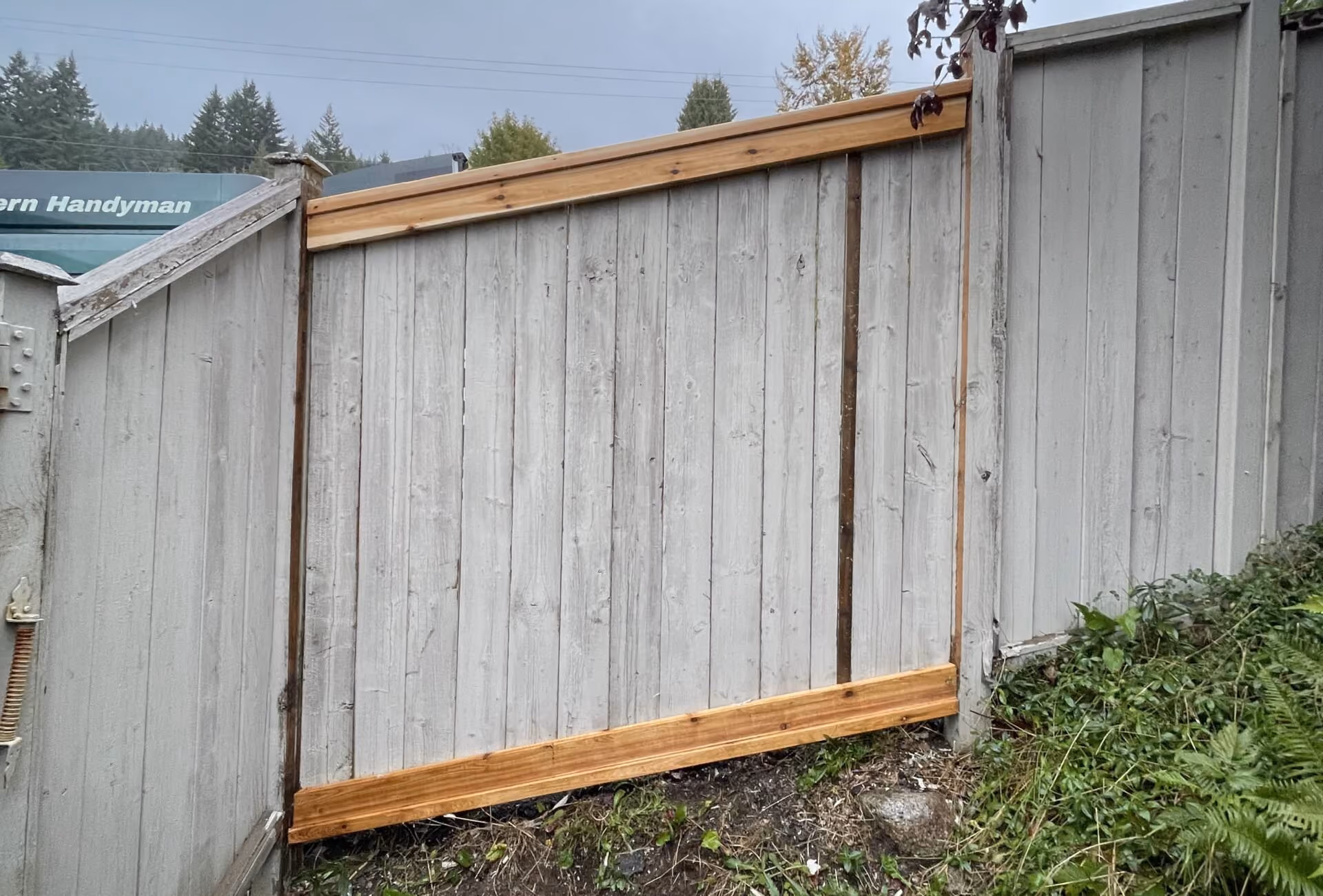 Cedar Fence Section Repair For Homes in Burnaby, Vancouver, North & West Vancouver
