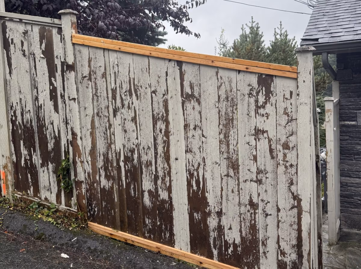 Cedar Fence Section Repair For Homes in Burnaby, Vancouver, North & West Vancouver