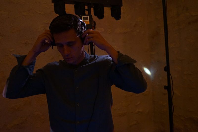 DJ Gus au casque