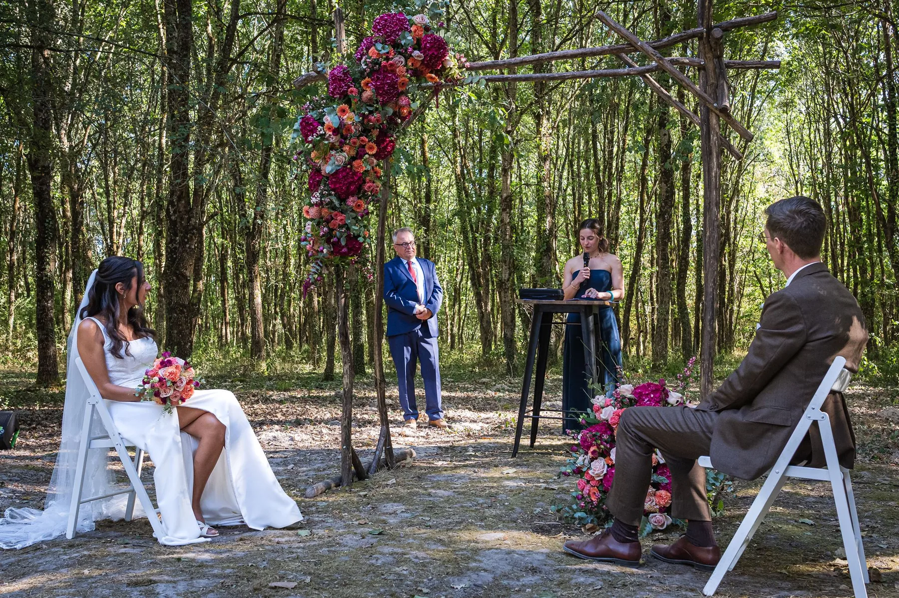 Vin d'honneur et cérémonie laïque de mariage en extérieur, ambiance sonore discrète par DJ Gus