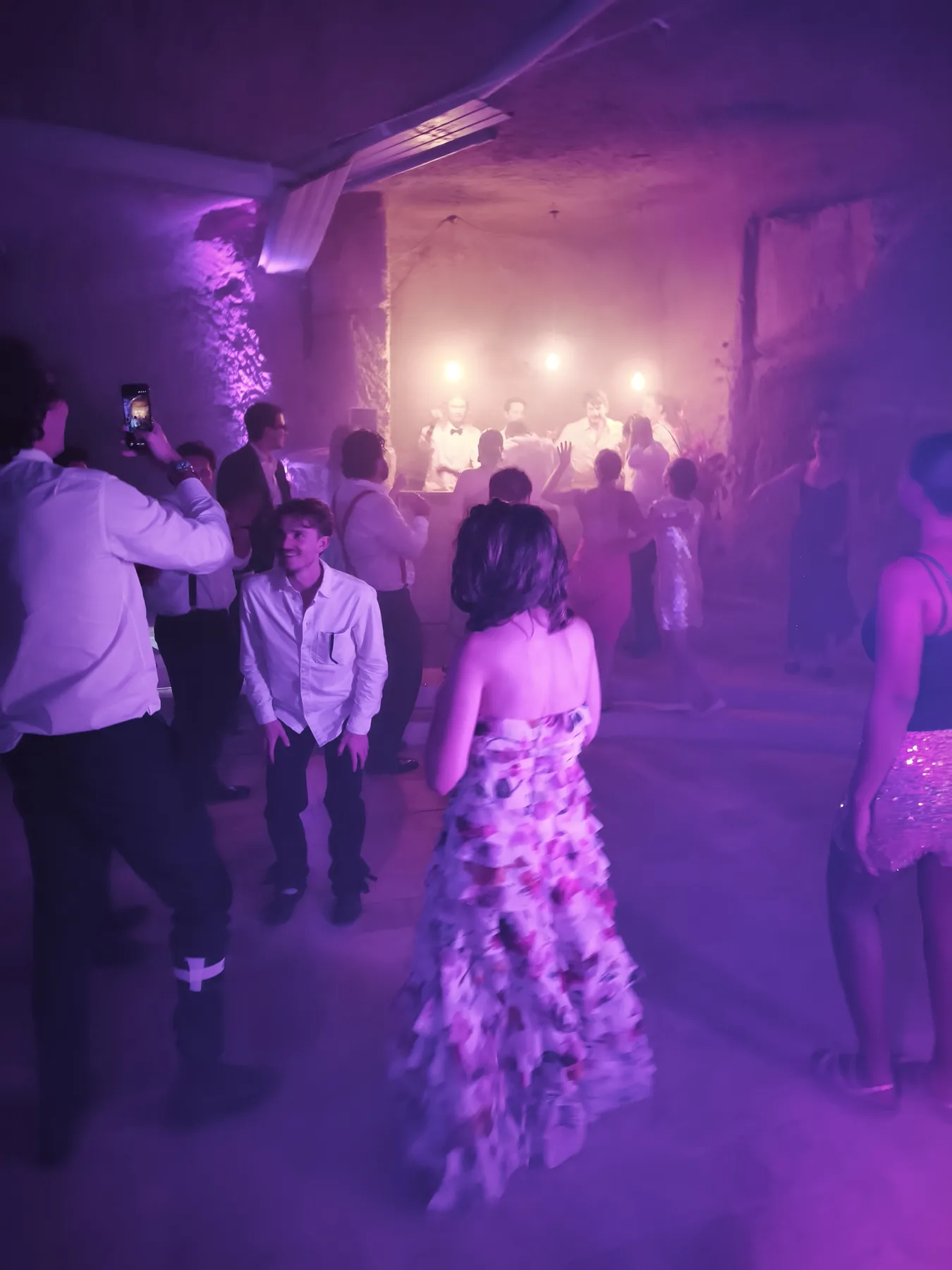 Ambiance dansante lors d'une soirée privée animée par DJ Gus