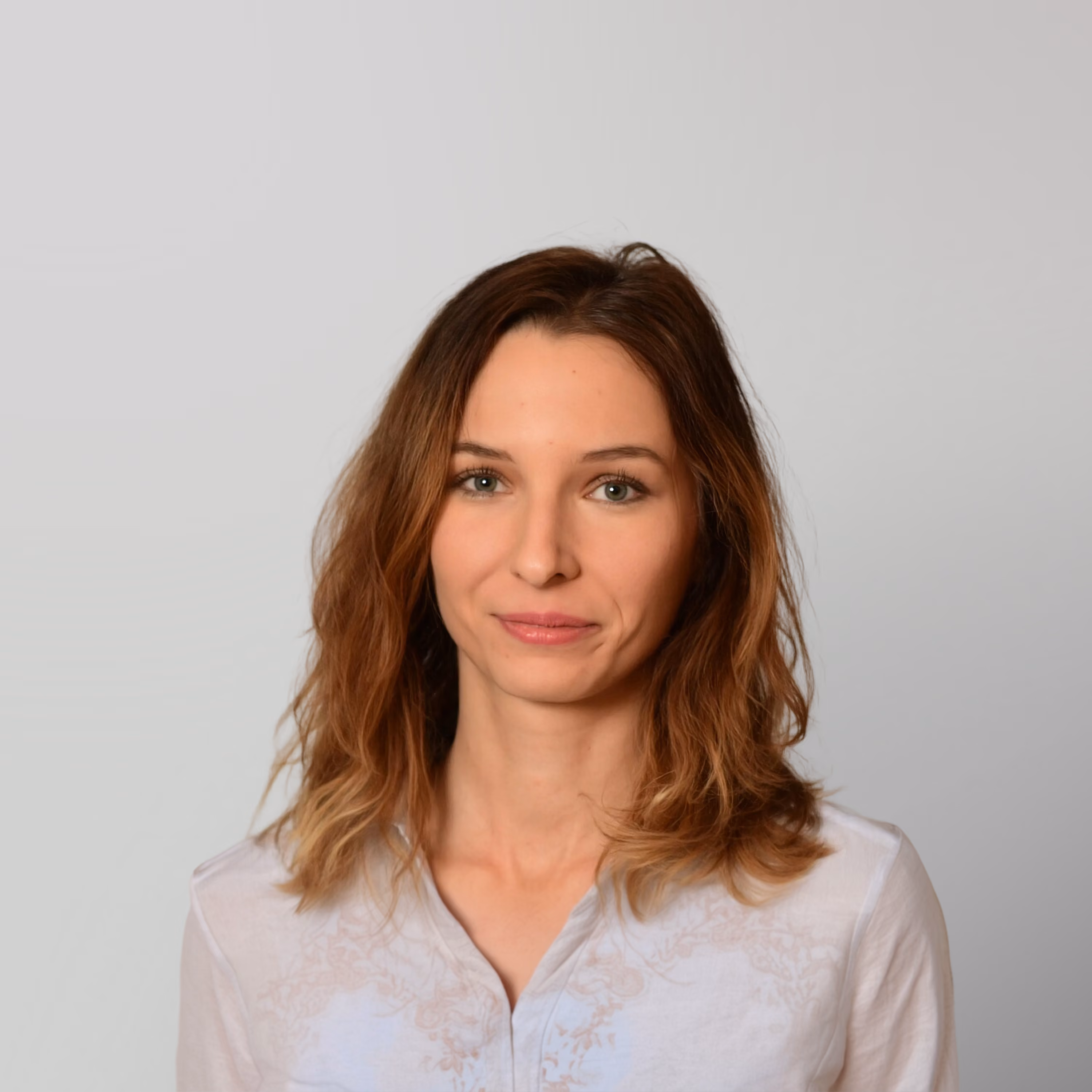 Head shot of  Poka-Farkas Zsuzsanna