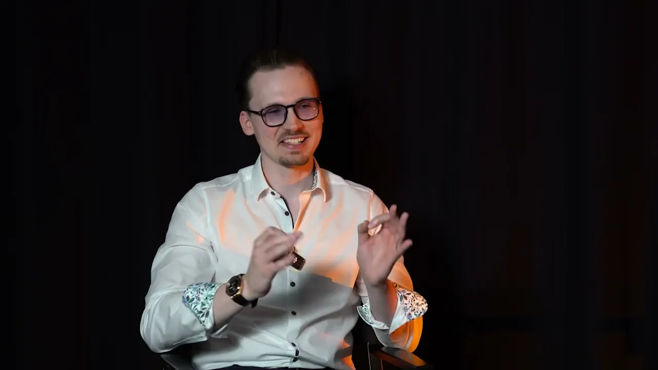 Felix Prieschenk im Teaching Socials Kundeninterview