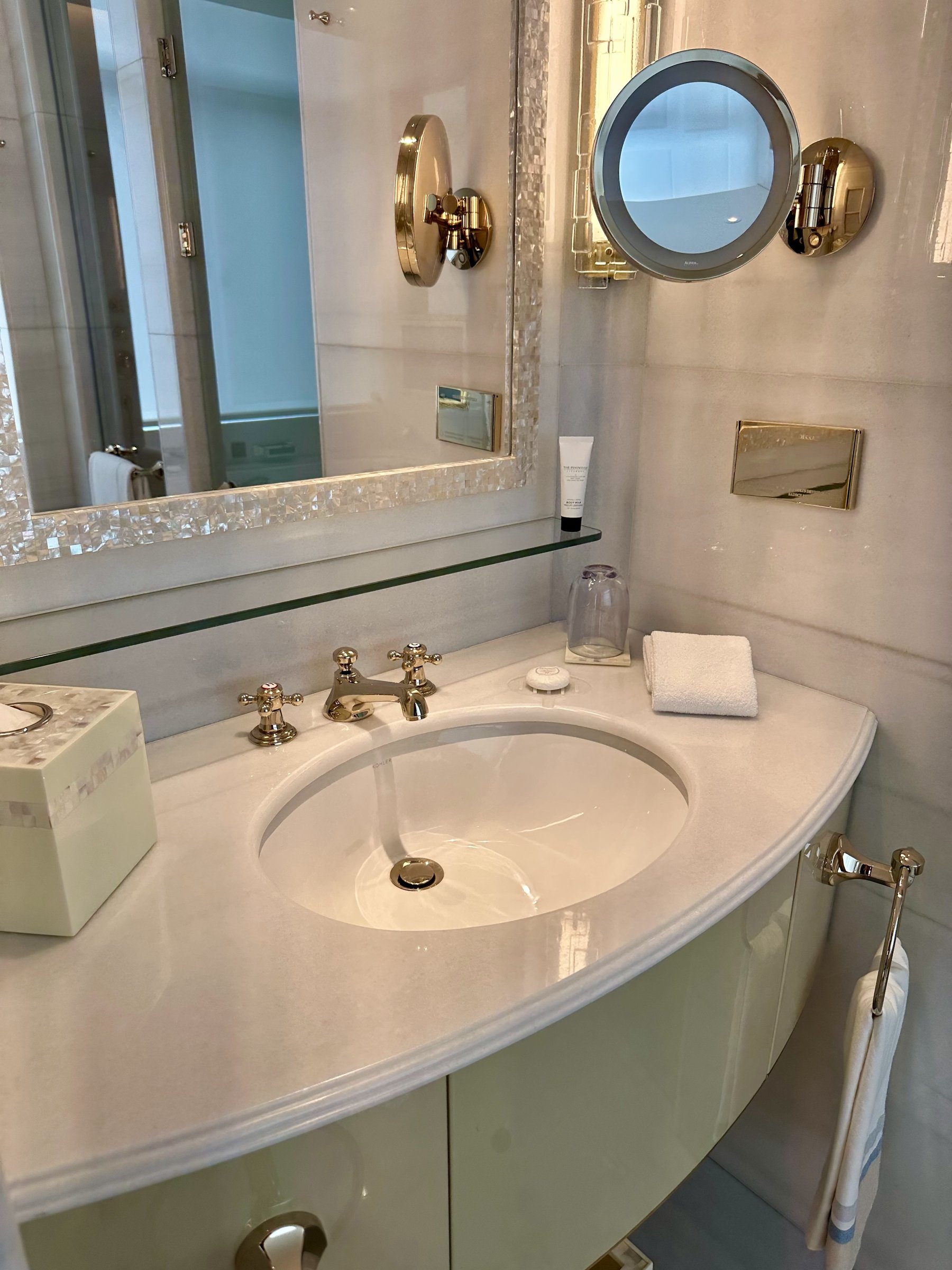 The Peninsula Istanbul – bathroom vanity