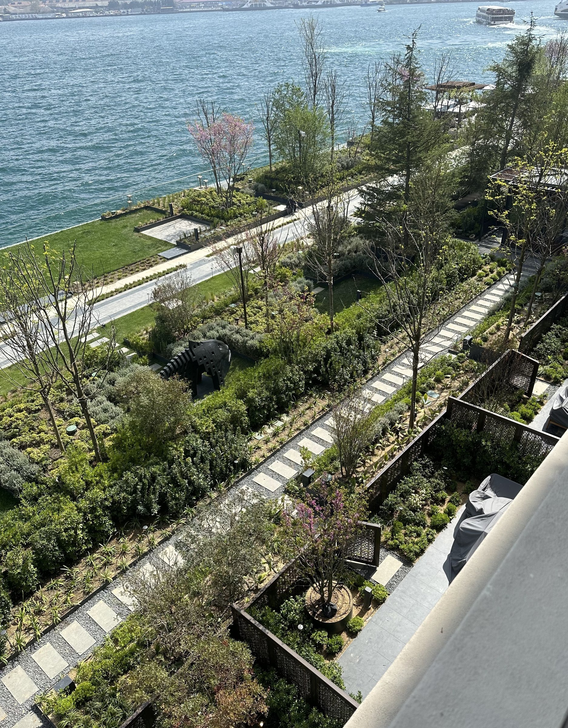 The Peninsula Istanbul – gardens and the Bosphorus