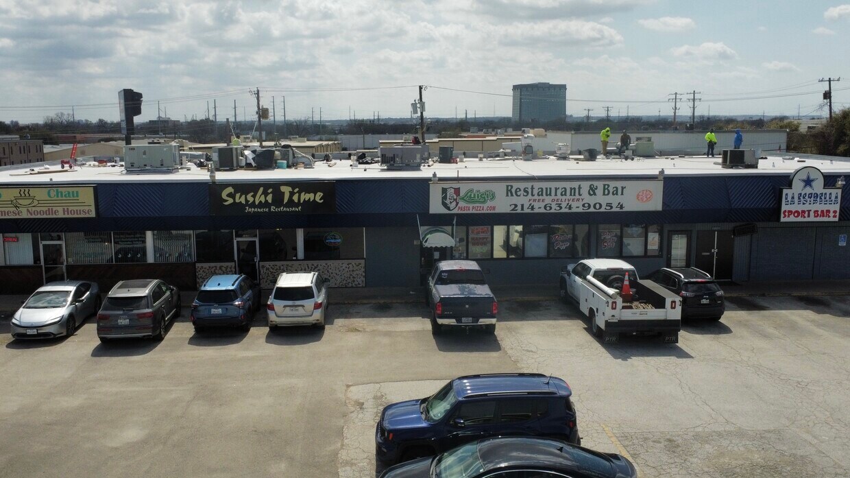1636 W Mockingbird Ln — Mockingbird Plaza retail space for lease in Dallas