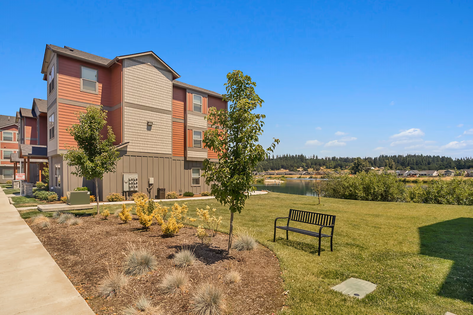Exteriors at Crawford Crossing Apartments in Turner, Oregon