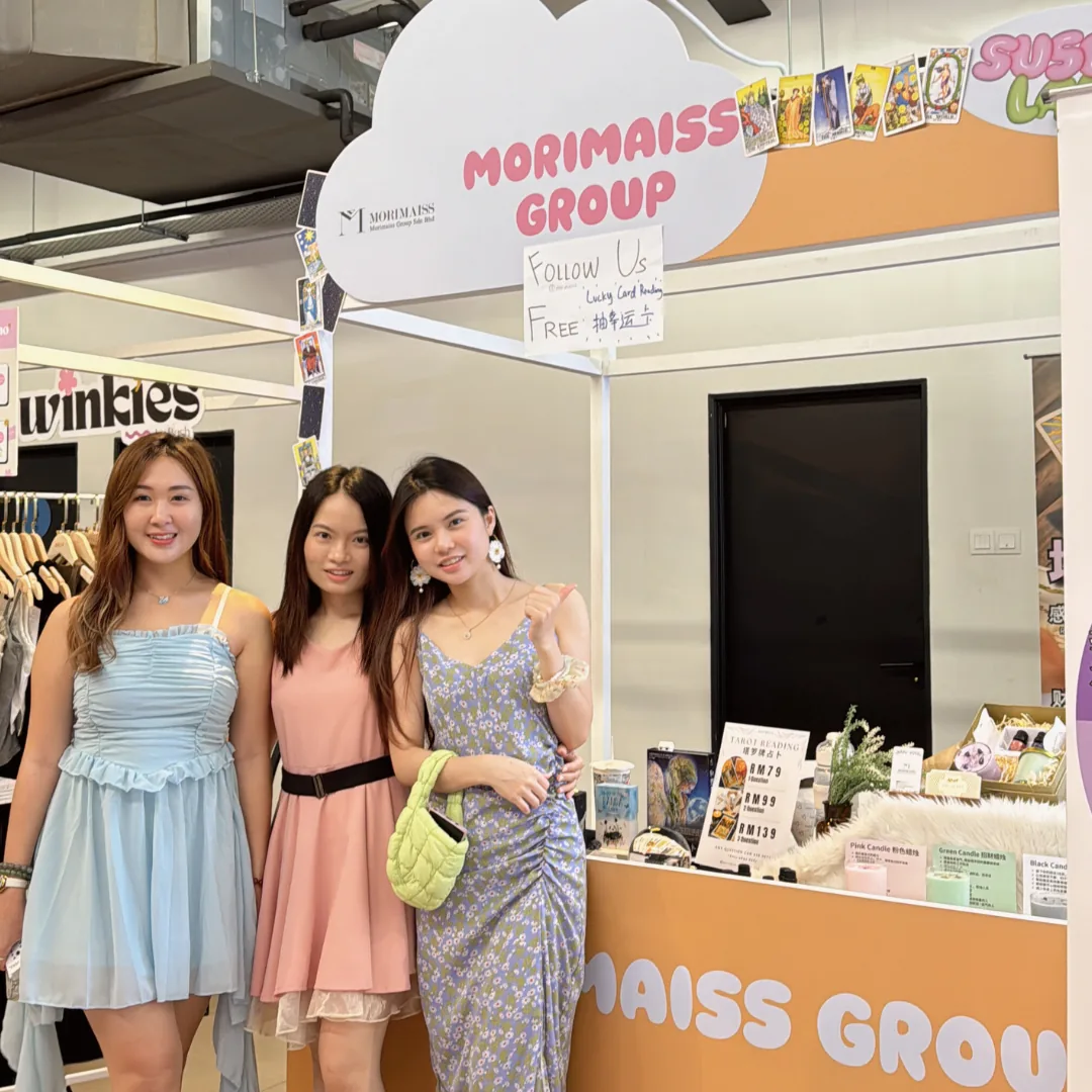 Morimaiss 团队在 Susenjiland 的展位前