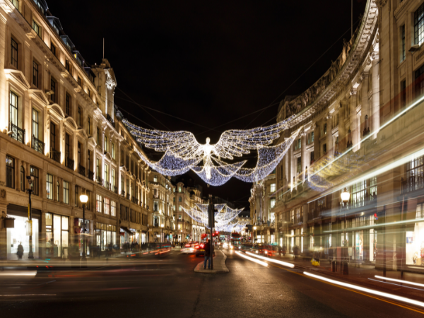 Experience the Magic: 5 Reasons to Visit London this Christmas with a Relaxing Visit to Floatworks