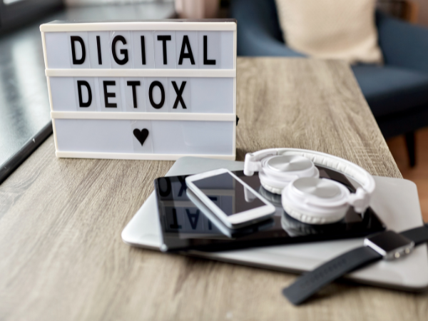 Digital Detox: Unplugging the Modern Mind from Constant Connectivity