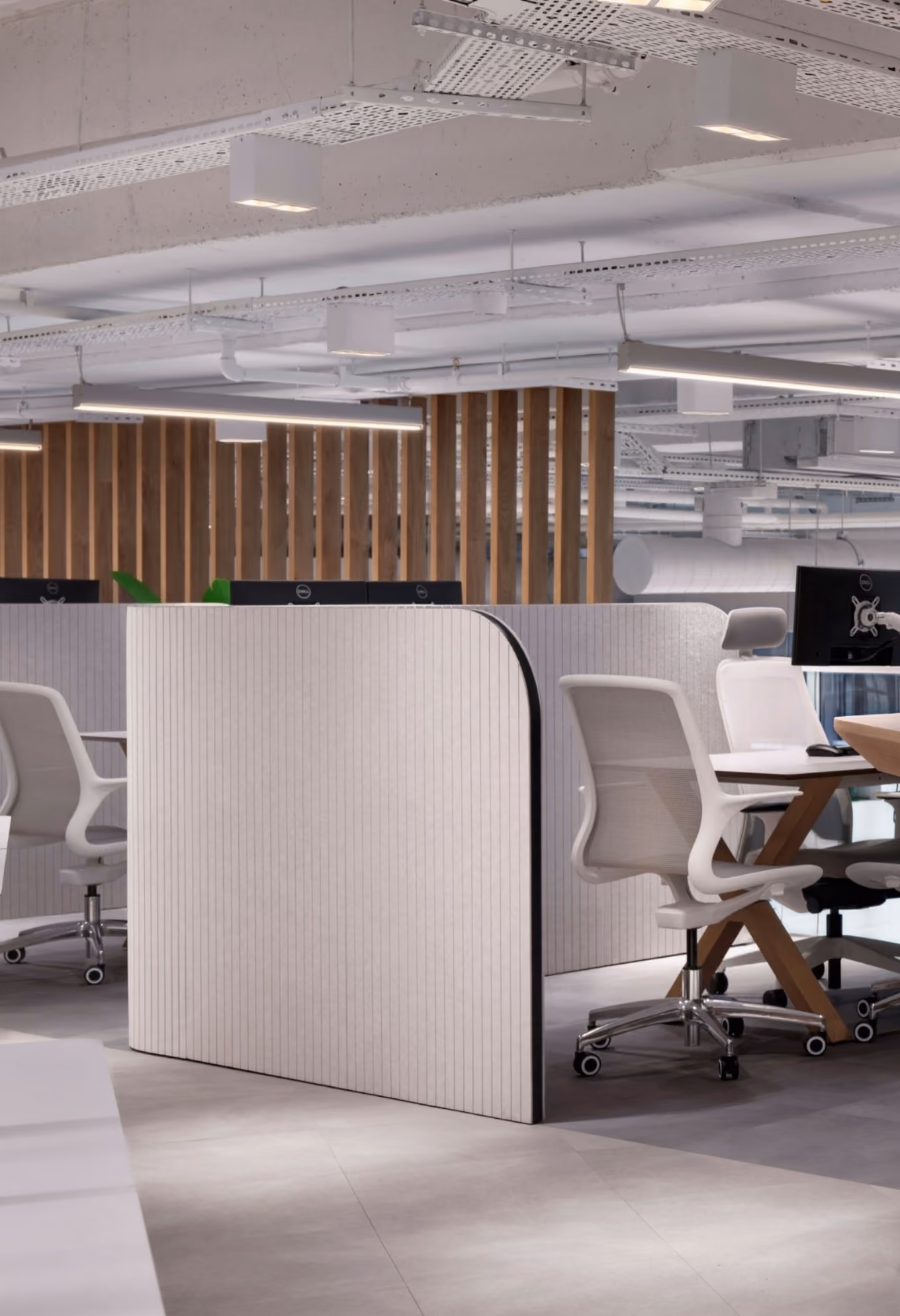 Arc acoustic screen by Feltouch, view 2