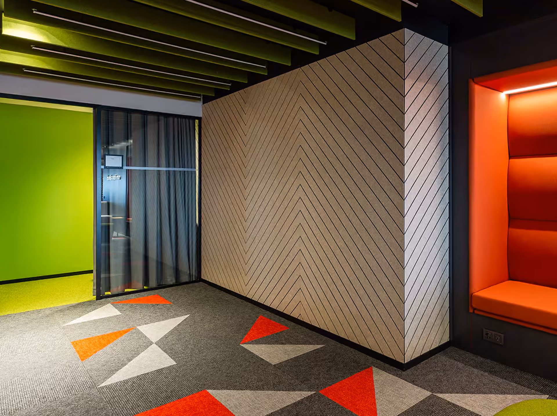Zigzag 3D acoustic panel by Feltouch, view 3