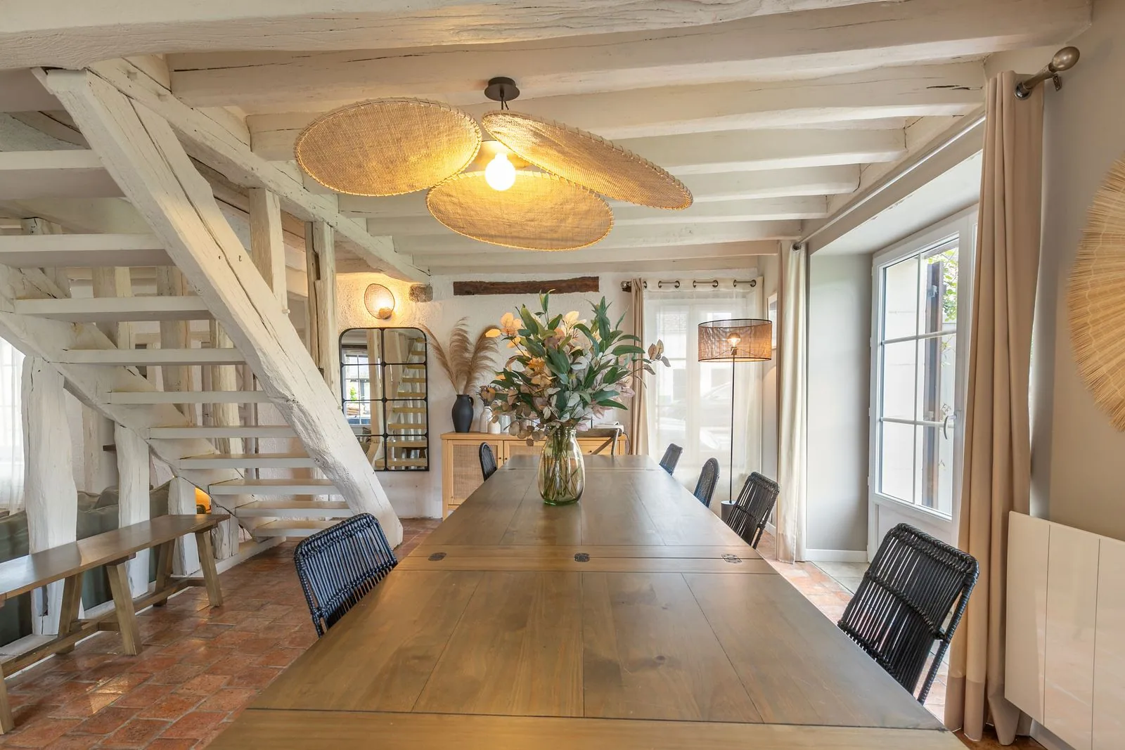 La grande table pour les repas à dix
