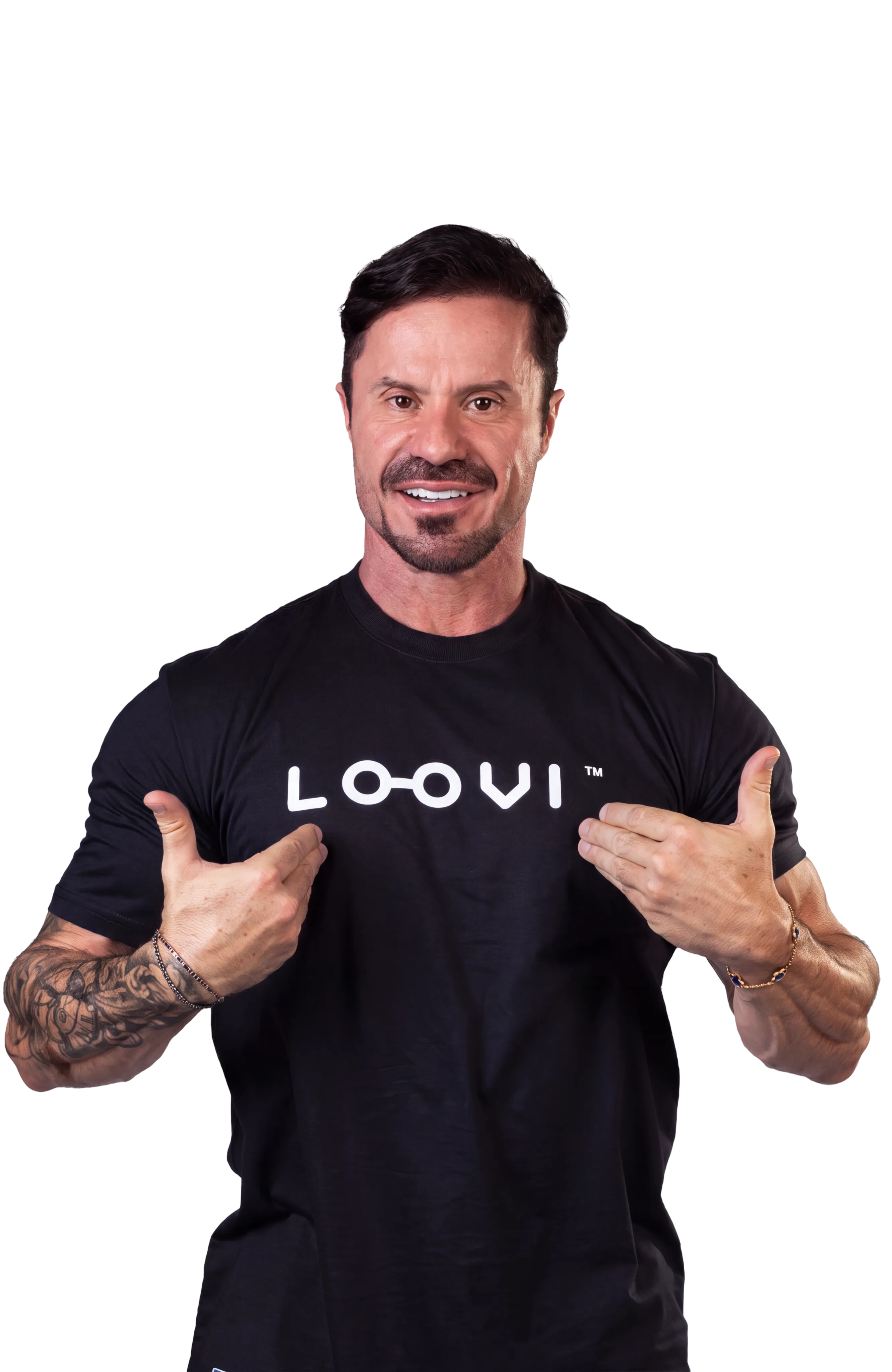 Homem vestindo camiseta da Loovi