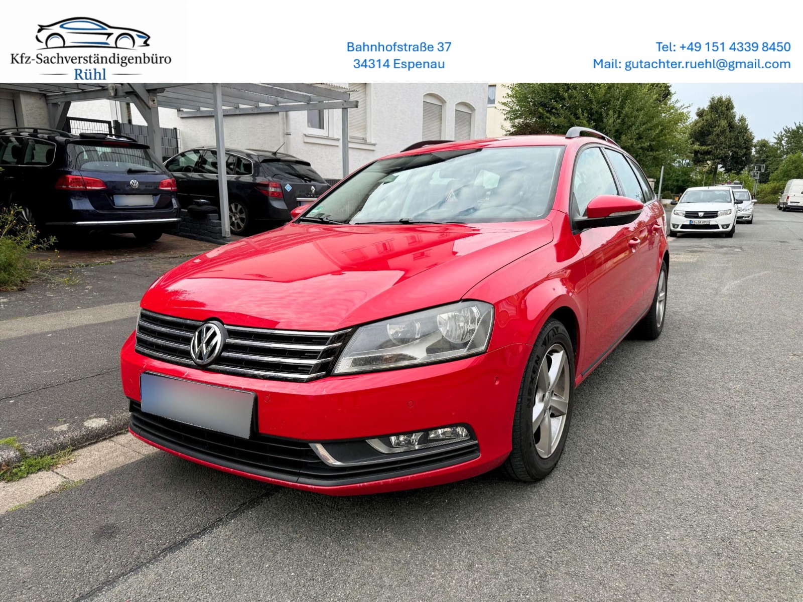 Roter Volkswagen bei der Fahrzeugaufnahme durch das Büro Rühl.