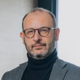 Ari Ahmed