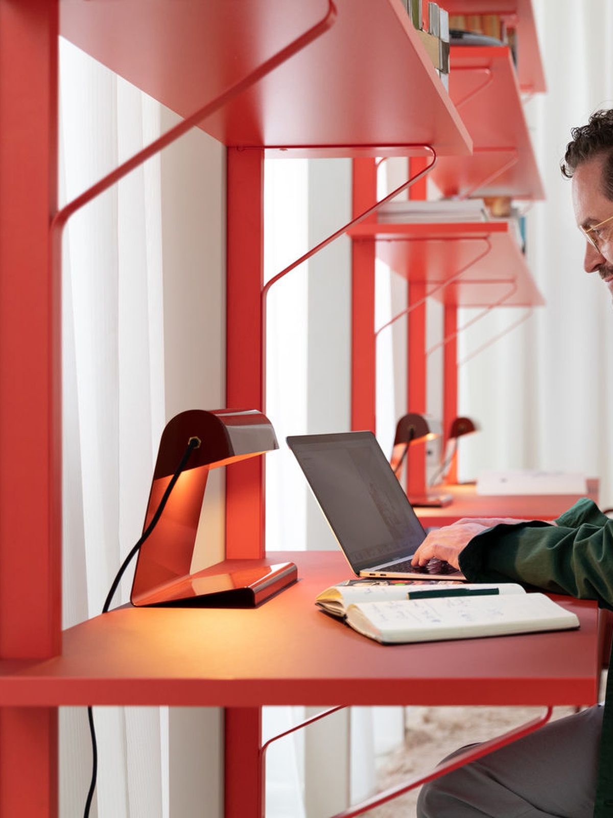 Lampe de Bureau Culoare: Japanese Red