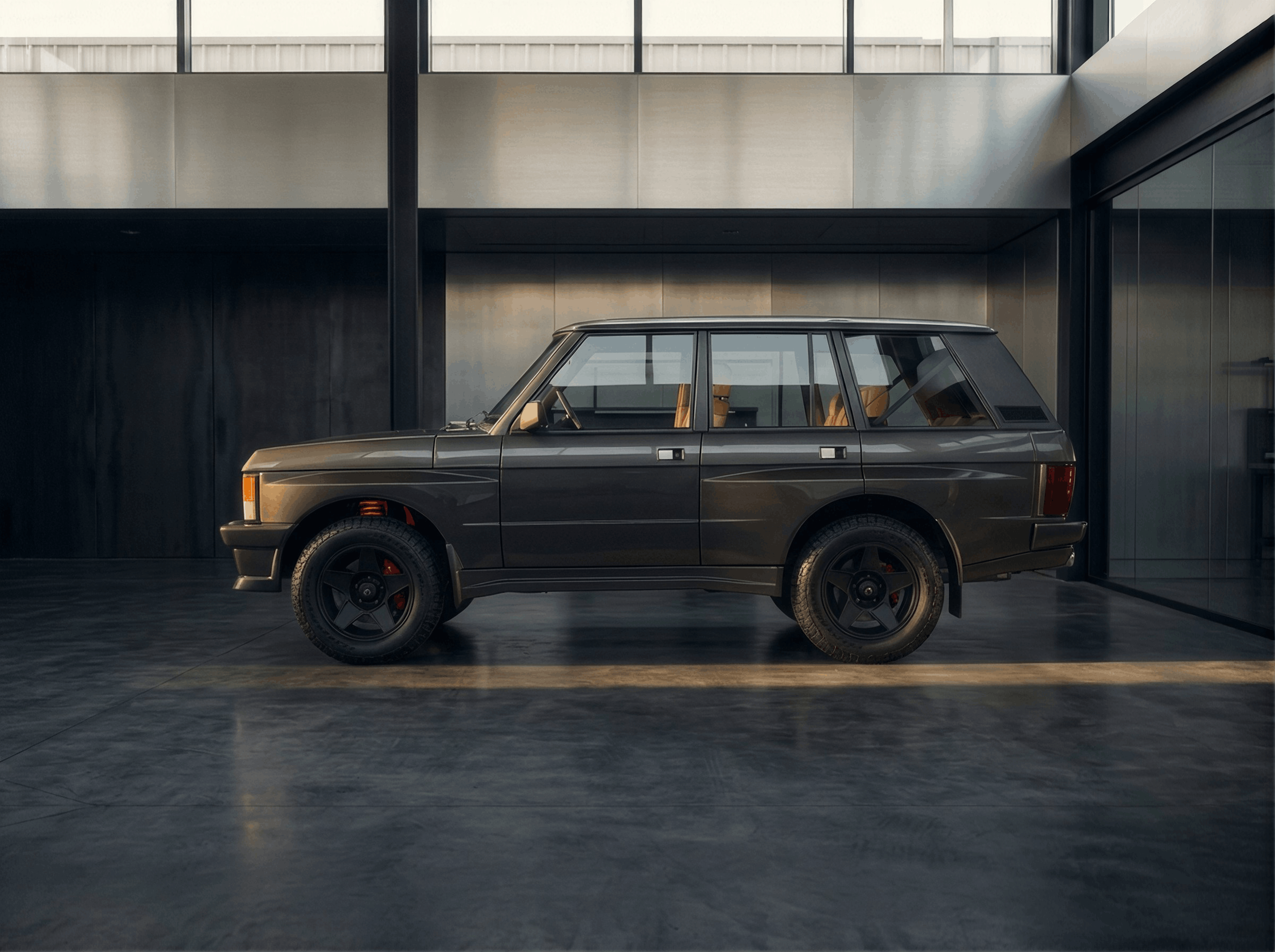 Vista lateral de Rhapsody, el Range Rover Classic reinterpretado por OTGER