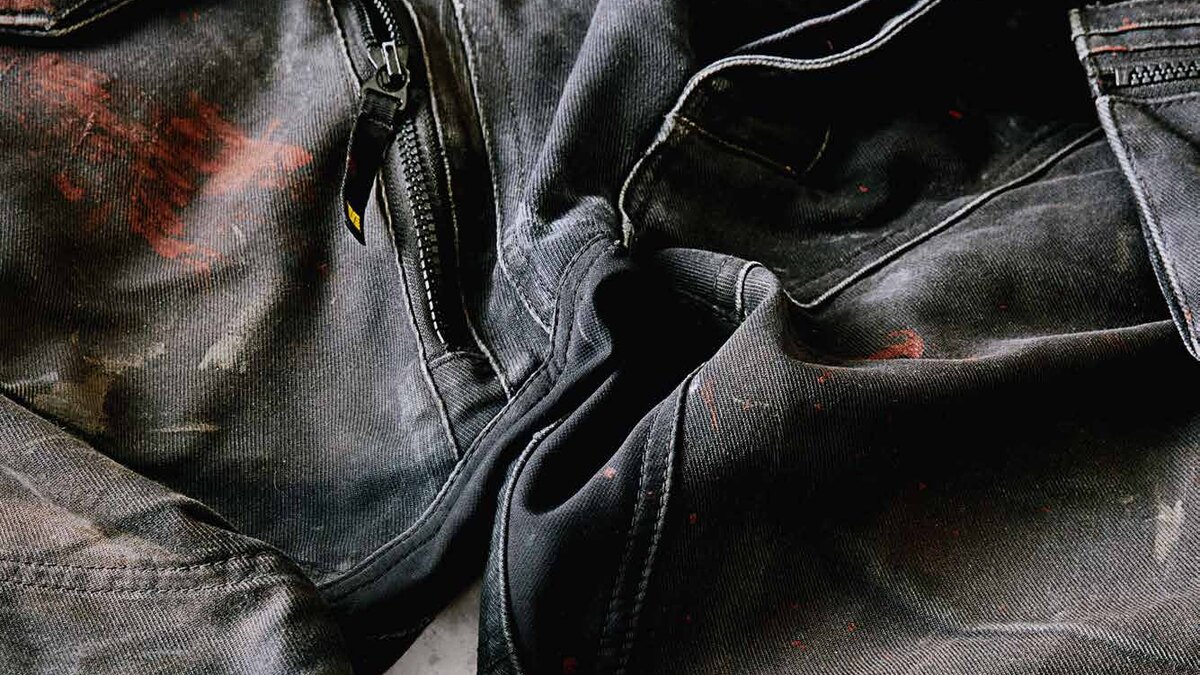 Detailaufnahme einer robusten Snickers AllroundWork Arbeitshose