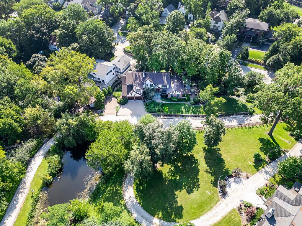 Property photo of 1330 Maple Avenue in Downers Grove, Illinois