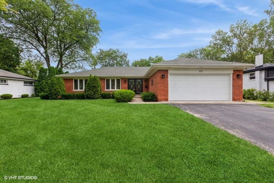 Property photo of 29 Springlake Avenue in Hinsdale, Illinois